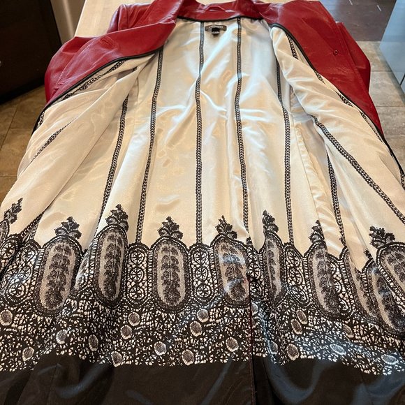 Danier Red Trench Coat - Picture 6 of 13